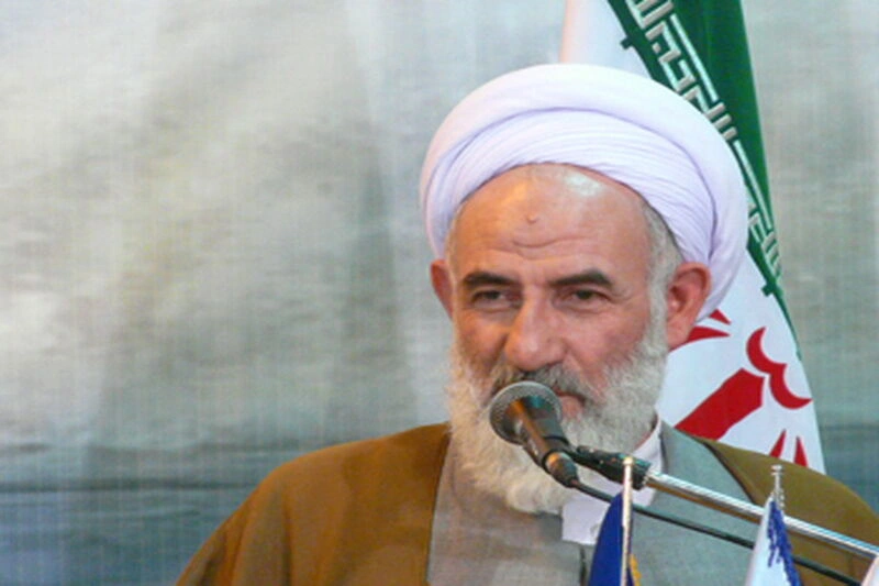 امام‌جمعه کاشان: اساسی‌ترین موضوع در تداوم انقلاب اسلامی اقتصاد است 